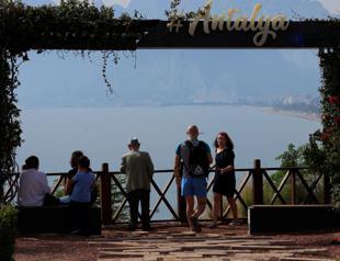 Antalya poised to shatter all-time British tourist record