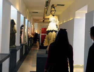 Roman statues stolen from Syrias national museum