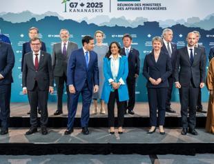 Ukraines FM presses G7 diplomats for support as Russia targets energy grid