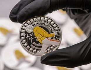 New coin honors Freddie Mercury and his 4-octave range