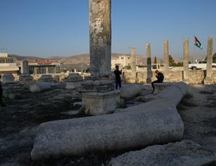 Israel plans to seize historical site in West Bank as new settlement appears