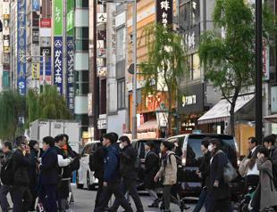 Japanese cabinet approves $135 billion stimulus