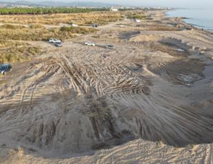 Gendarmerie cracks down on sand theft in Antalya beach