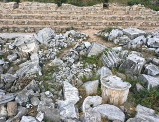 Massive columns shed light on Roman art