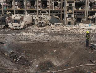 Ukraine, Russia trade deadly strikes as negotiators hammer at deal