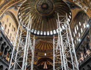 Authorities clarify crane use in Hagia Sophia after public concern