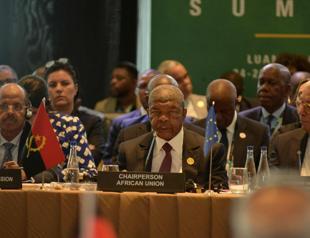 EU, Africa pledge to boost trade, tackle migration at summit