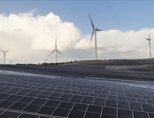 Türkiye targets 120,000 MW in wind and solar by 2035: Minister