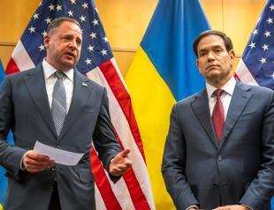 Anti-corruption units raid home and offices of Zelenskys chief of staff