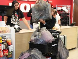 Shoppers spend billions on Black Friday despite uncertainty