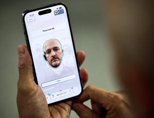 Selfie-based age checks boom as governments push for online controls