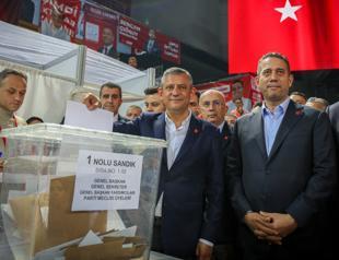 CHP vote endorses Özel’s full leadership slate