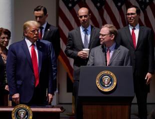 Trump hints economic adviser Hassett may be Fed chair pick