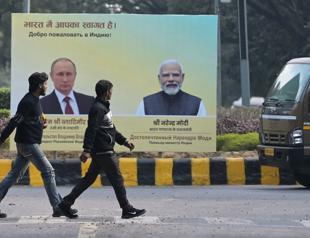 Putin visits India for defense, trade talks