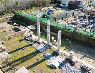 Seven Roman columns to rise again in Amasra after 2,000 years