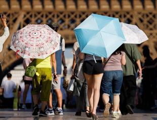 2025 on track to tie second hottest year on record