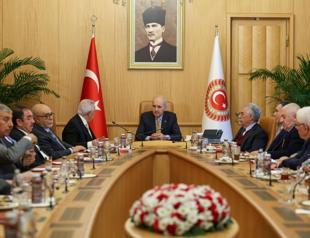 Kurtulmuş meets former Kurdish MPs on peace initiative