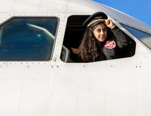 Daughter of Ankara terror attack victim beats cancer, takes pilot seat on THY visit