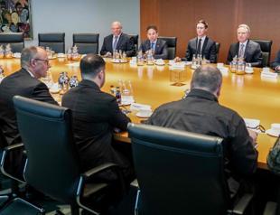 Zelensky offers to drop NATO bid for security guarantees