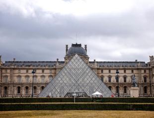 Louvre trade unions to launch rolling strike