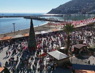 New Year travel demand rises as holiday extends into weekend