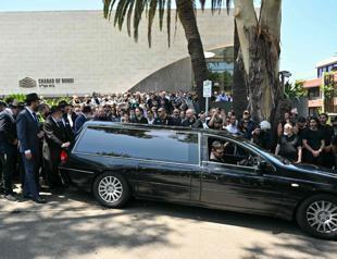 Australia holds first funeral for Bondi Beach attack victims