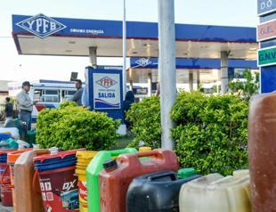 New Bolivian leader ends fuel subsidies after 20 years of leftist rule