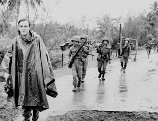 Pulitzer Prize-winning correspondent Peter Arnett dies at 91