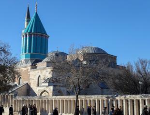 Konya marks anniversary of Rumi’s passing with global visitors, ceremonies