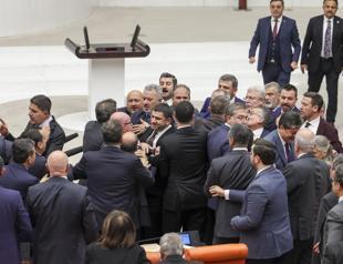 Parliament approves 2026 budget in chaotic session