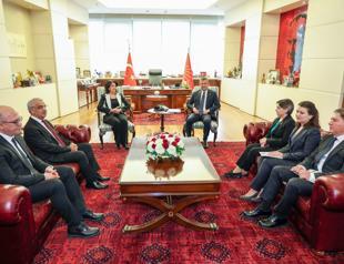 DEM Party delegation visits CHPs Özel to discuss anti-terror bid