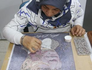 Women revive Germanicia mosaics