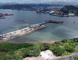 Monument honoring Chinas contribution to Panama Canal torn down