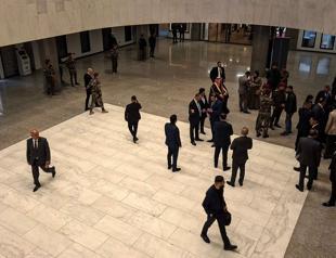 Iraqi parliament holds 1st session after election
