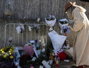 Bardot to be buried in Saint-Tropez amid tribute debate