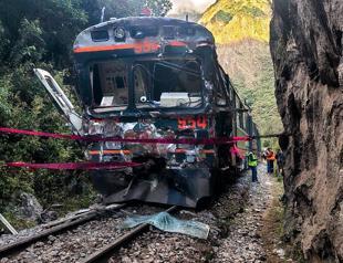 Train crash near Perus Machu Picchu kills one, injures 40