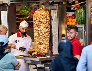 Döner, lahmacun, simit lead food orders in Türkiye in 2025