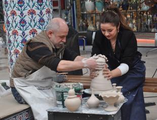 Live demonstrations begin at Kütahya Tilemakers’ Bazaar