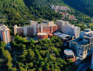 Three detained over leaked student photos at İzmir university