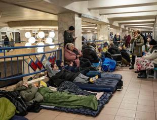 Russian strikes cut heat to Kiev, mayor calls for temporary evacuation