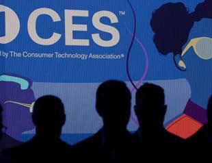 AI pendants back in vogue at tech show after early setback