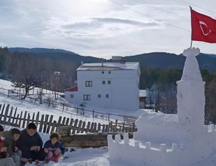 Sivas children snow ‘Kız Kulesi’ replica wins minister invitation