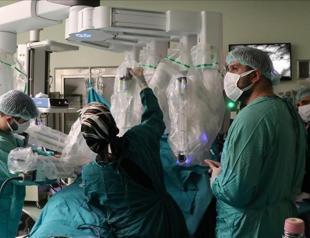 Doctors reject Elon Musk’s claims robots will replace surgeons