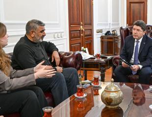 Turkish justice minister meets family as probe into student’s suspicious death drags on