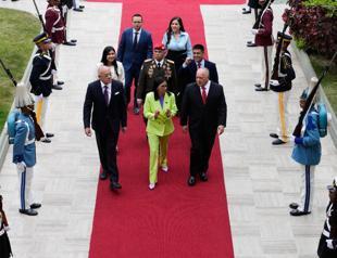 Interim Venezuela leader to visit Washington