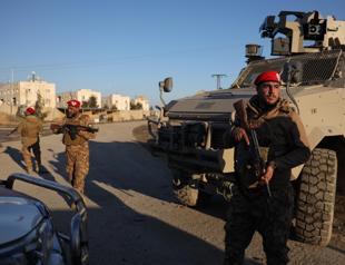 Syrian army moves SDF out of Raqqa prison under mediated deal