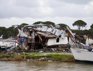 Tornado outbreak in Antalya leaves boats, structures in ruins