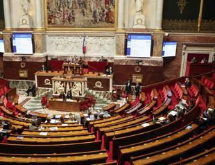 French MPs pass bill banning social media for under-15s