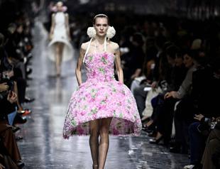 Anderson makes couture debut at Dior