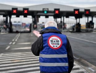 Truckers Balkan border blockade over EU rules continues